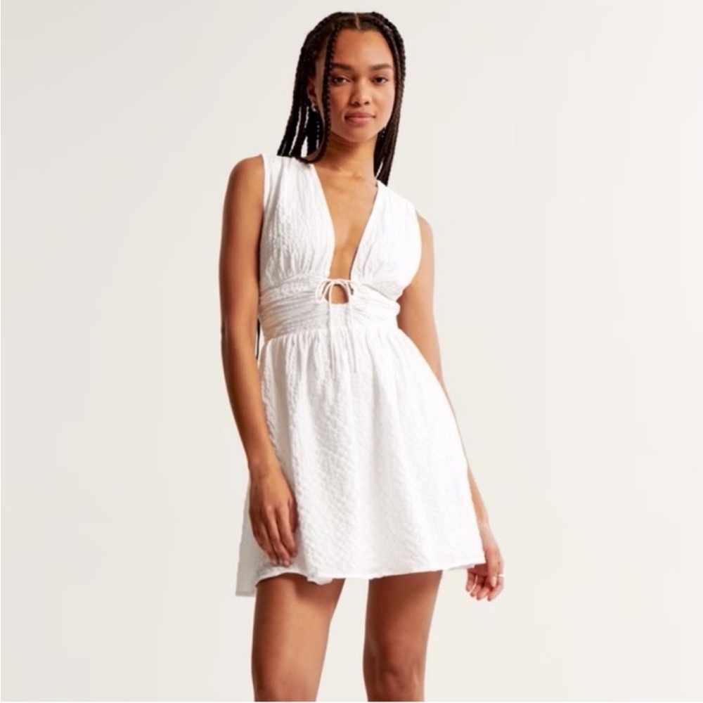 ABERCROMBIE & FITCH WHITE TIE FRONT TEXTURED MINI DRESS
